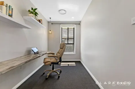 Property photo of 23 Pinchtail Street Chisholm NSW 2322