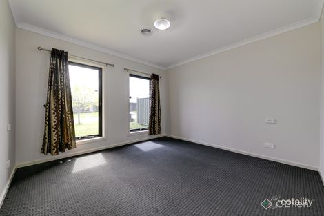 Property photo of 18 Stable Street Pakenham VIC 3810