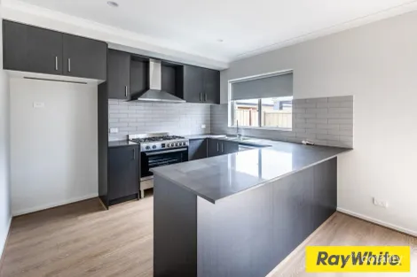 Property photo of 95 Bingham Circuit Thornhill Park VIC 3335