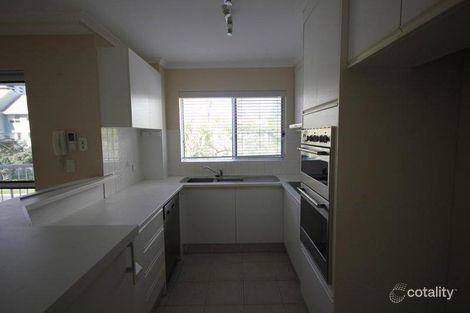 Property photo of 21/1 Cronin Avenue Main Beach QLD 4217