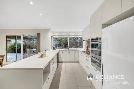 Property photo of 8 Fink Court Hoppers Crossing VIC 3029