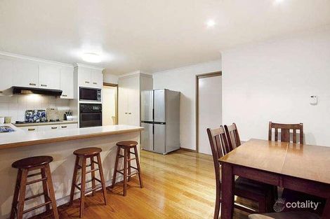 Property photo of 2 Cowper Rise Berwick VIC 3806
