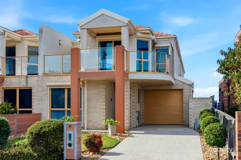 10 Parkside Cres, Seaholme, VIC 3018