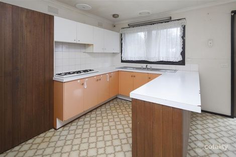Property photo of 36 Ravenhill Crescent Endeavour Hills VIC 3802