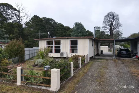Property photo of 9 Waratah Drive Rosebery TAS 7470