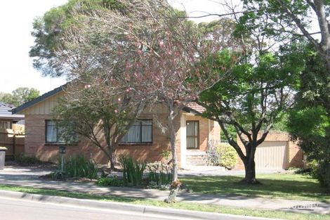 19 CHEVIOT RD, MOUNT WAVERLEY, VIC 3149