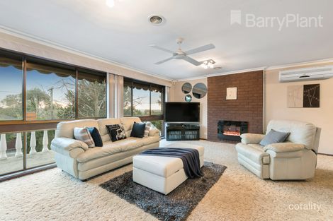 Property photo of 26 Sugarloaf Drive Chirnside Park VIC 3116