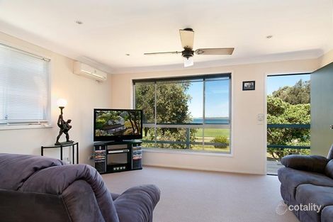 Property photo of 327 Lakedge Avenue Berkeley Vale NSW 2261