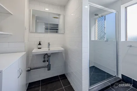 Property photo of 3/42 Pembroke Road Coorparoo QLD 4151
