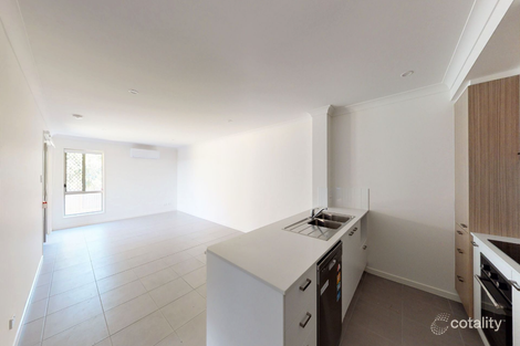Property photo of 1/29 Farmer Place Park Ridge QLD 4125