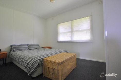 Property photo of 4 Takari Avenue Point Clare NSW 2250