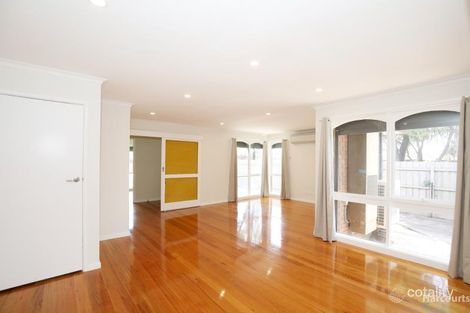 Property photo of 20 Ashbrook Circuit Bundoora VIC 3083