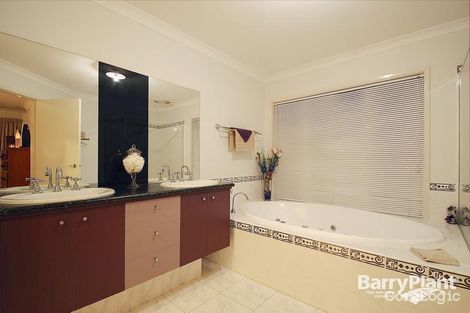Property photo of 15 Juliet Gardens Pakenham VIC 3810