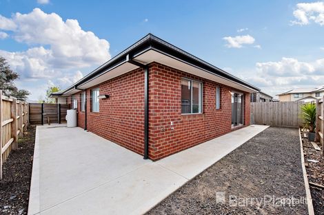 Property photo of 15 Lacebark Lane Aintree VIC 3336