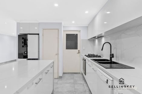 Property photo of 18 Ursuline Vista Queens Park WA 6107