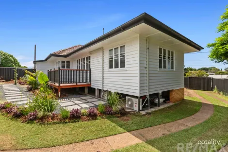 Property photo of 20 Cameron Parade Wynnum QLD 4178