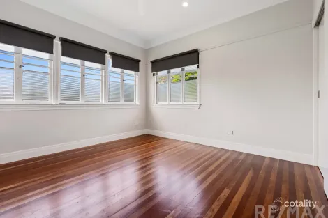 Property photo of 20 Cameron Parade Wynnum QLD 4178