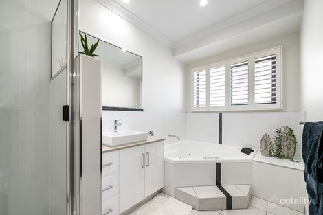 Property photo of 12 Coral Ridge Drive Eimeo QLD 4740