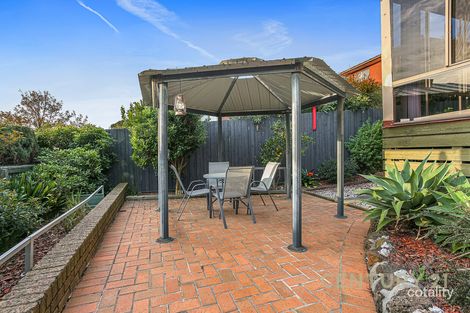 Property photo of 4 Schanck Place Endeavour Hills VIC 3802