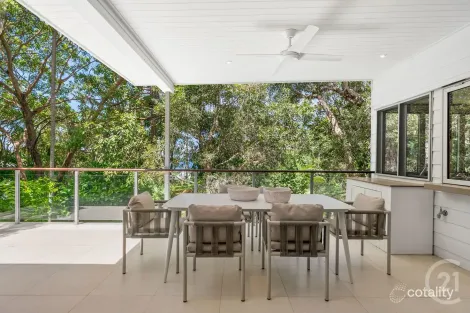 Property photo of 16 Seaview Terrace Sunshine Beach QLD 4567