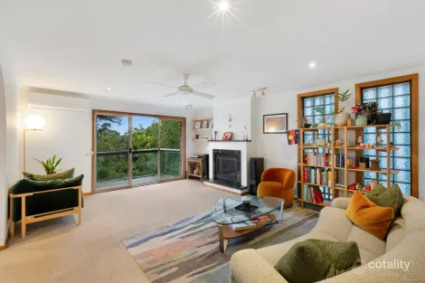 Property photo of 33 Maroong Drive Research VIC 3095