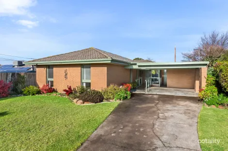 Property photo of 2 Moulamein Court Hamlyn Heights VIC 3215
