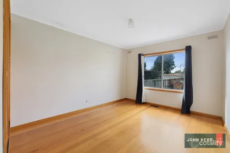 Property photo of 5 Roberts Street Moe VIC 3825