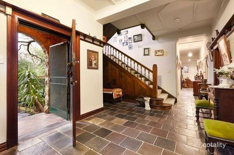Property photo of 2 Athol Place Canterbury VIC 3126