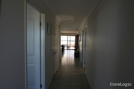 Property photo of 6 Hillcrest Street Emerald QLD 4720