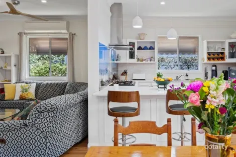 Property photo of 19A Garde Street Centenary Heights QLD 4350