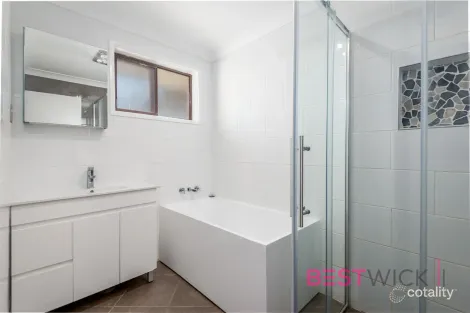 Property photo of 2 Wayside Court Kelso NSW 2795