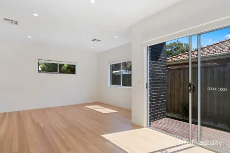 Property photo of 2/142 Blackshaws Road South Kingsville VIC 3015