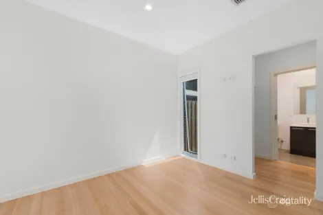 Property photo of 2/142 Blackshaws Road South Kingsville VIC 3015