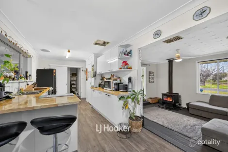 Property photo of 1 Beverley Place Glen Iris WA 6230