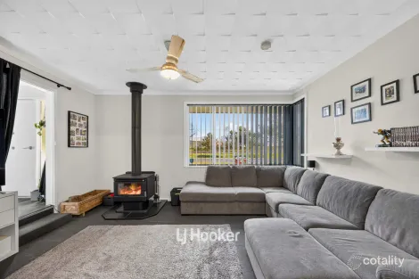 Property photo of 1 Beverley Place Glen Iris WA 6230