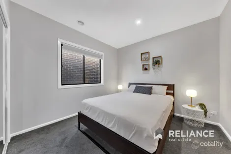 Property photo of 48 Butterscotch Esplanade Manor Lakes VIC 3024