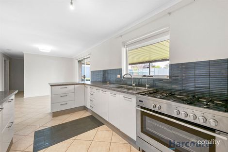 Property photo of 33 Manunda Way Hallett Cove SA 5158