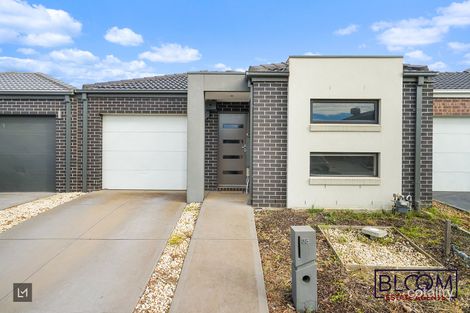 Property photo of 35 Sissinghurst Street Truganina VIC 3029
