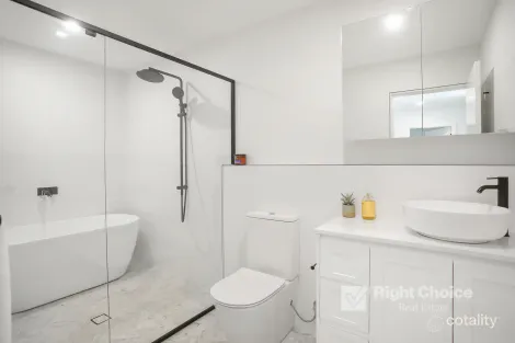 Property photo of 1/32 Addison Avenue Lake Illawarra NSW 2528