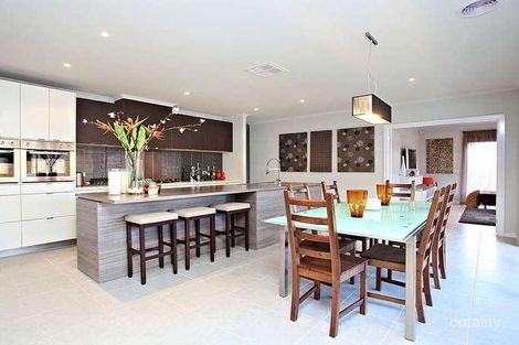 Property photo of 4 Ashbury Grove Hillside VIC 3037