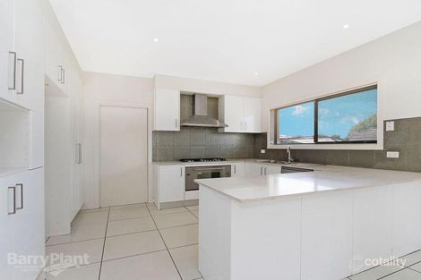 Property photo of 2/923 Mountain Highway Bayswater VIC 3153
