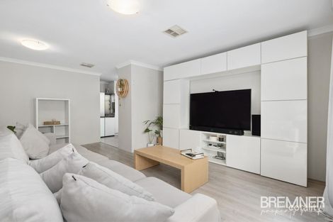 Property photo of 9 Bynder Lane Medina WA 6167