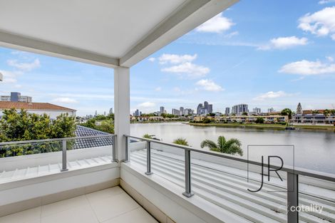 42a Sailaway St, Mermaid Waters, QLD 4218