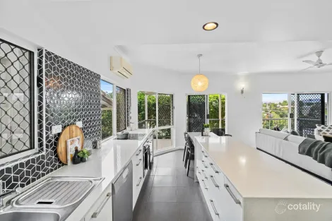 Property photo of 8/5 Brinsmead Terrace Kanimbla QLD 4870