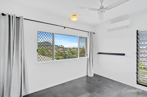Property photo of 8/5 Brinsmead Terrace Kanimbla QLD 4870