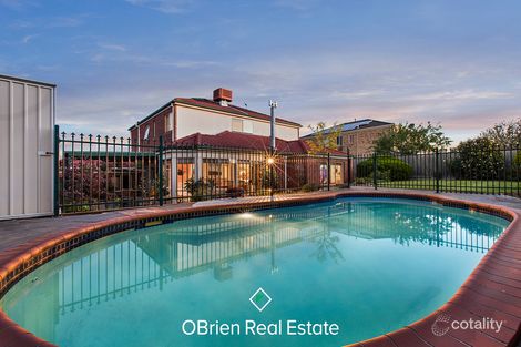 Property photo of 13 Eddie Barron Terrace Pakenham VIC 3810