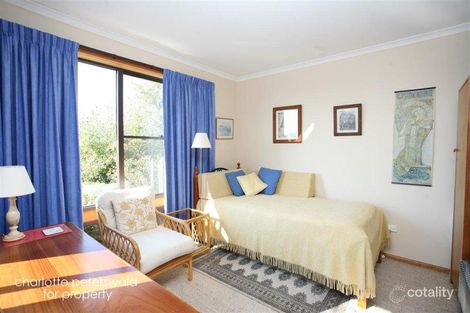 Property photo of 2/6 Quamby Avenue Sandy Bay TAS 7005