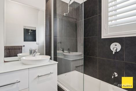 Property photo of 13 Mahon Avenue Kennington VIC 3550