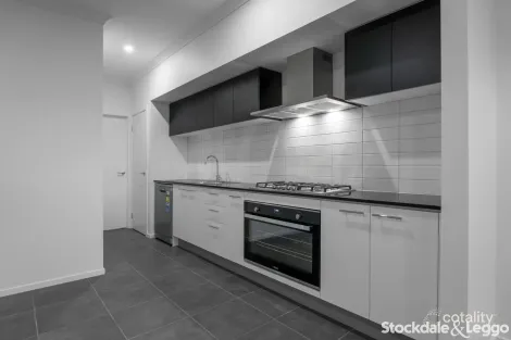 Property photo of 16 Ash Grove Donnybrook VIC 3064