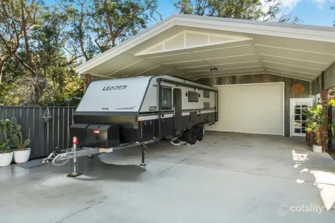 Property photo of 84 Cadonia Road Tuggerawong NSW 2259